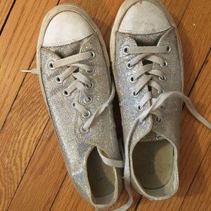 Converse Chuck Taylor Low Top Glitter Sneaker